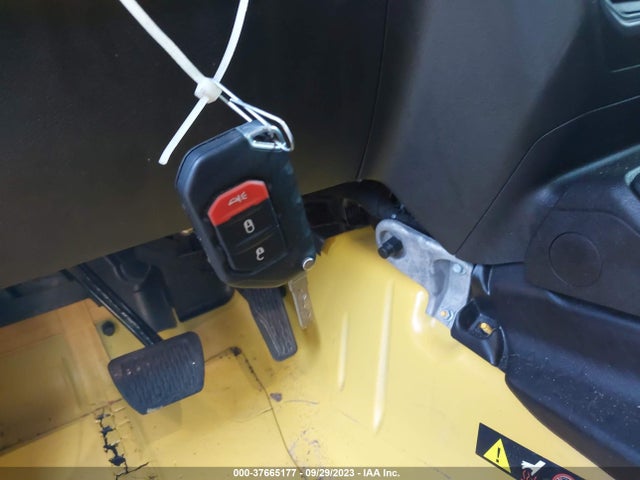 1C4GJXAG6KW573999 Jeep Wrangler Sport S