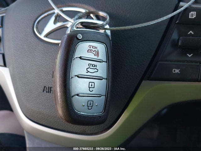 Hyundai Elantra Value Edition 2017 5NPD84LF8HH151572 Image 11