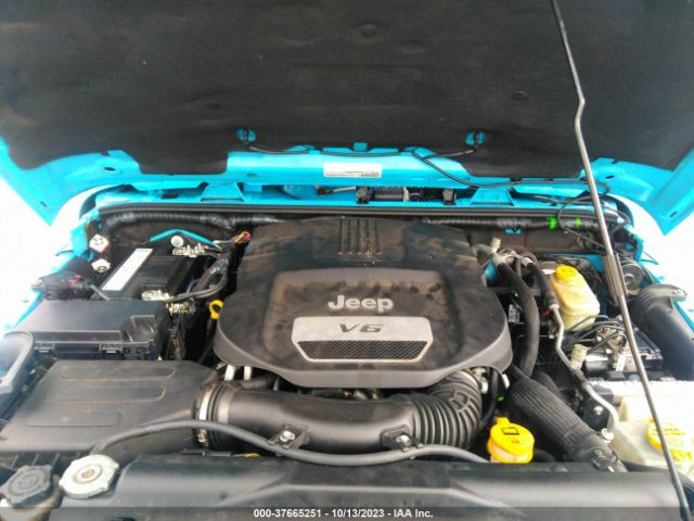 1C4BJWEG0HL600297 Jeep Wrangler Unlimited Sahara