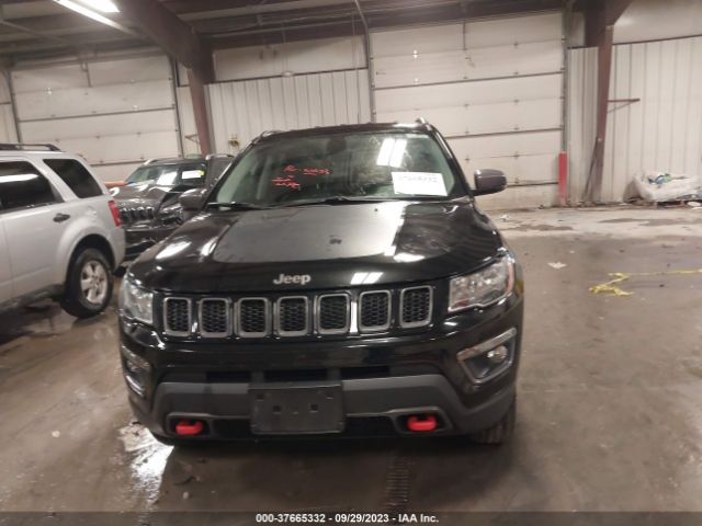 3C4NJDDB0JT207496 Jeep Compass Trailhawk