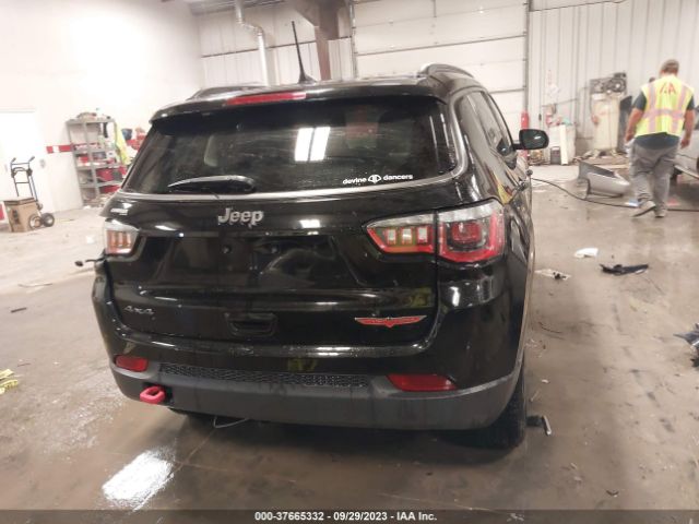 3C4NJDDB0JT207496 Jeep Compass Trailhawk