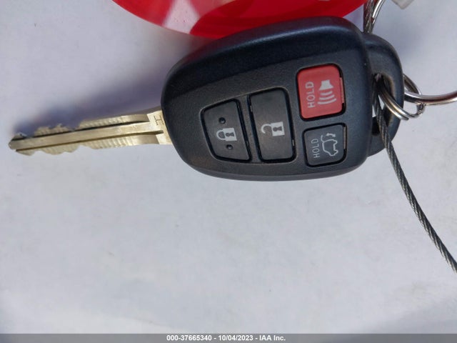 Toyota Highlander Le 2018 5TDBZRFH3JS842295 Image 11
