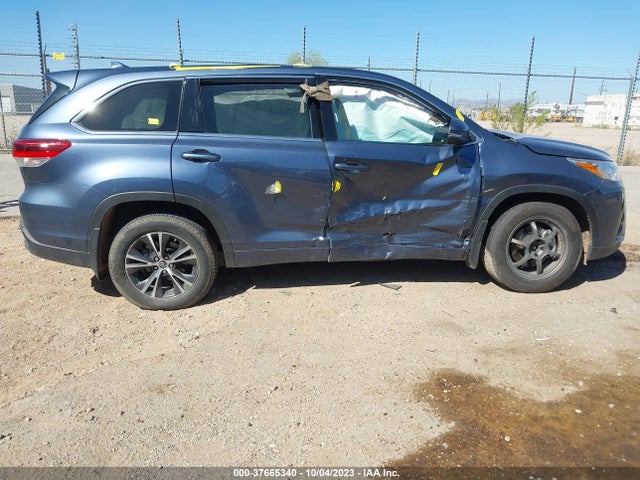 Toyota Highlander Le 2018 5TDBZRFH3JS842295 Image 13