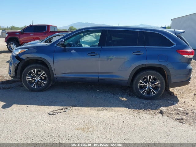 Toyota Highlander Le 2018 5TDBZRFH3JS842295 Image 14