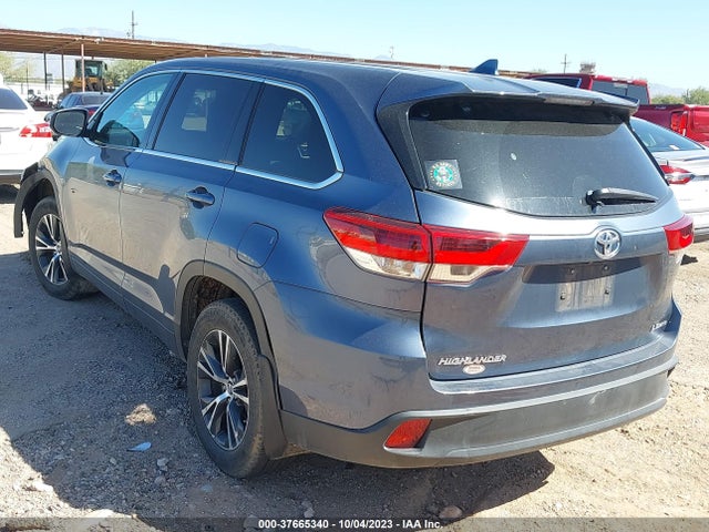 Toyota Highlander Le 2018 5TDBZRFH3JS842295 Image 3