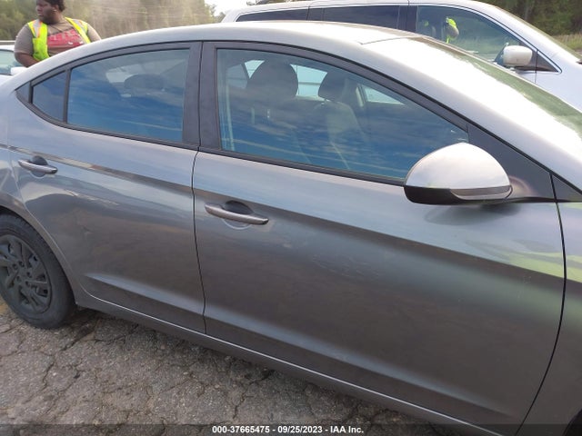 Hyundai ELANTRA SE 2018 KMHD74LF2JU595220 Image 13