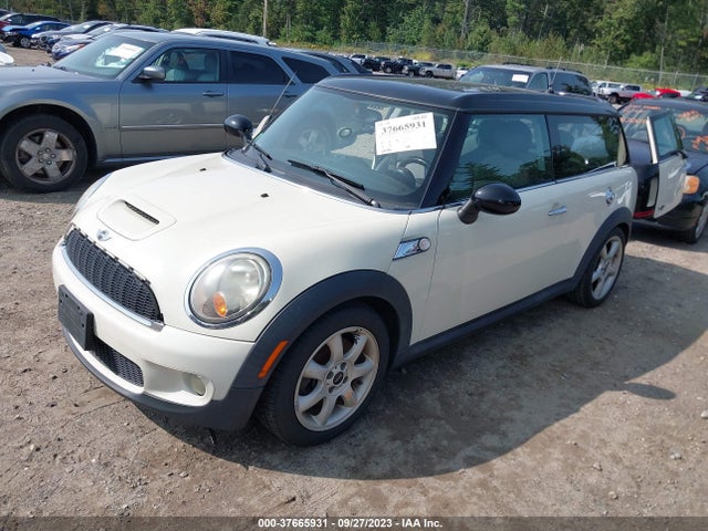 2009 MINI COOPER CLUBMAN WMWMM33599TP74643 Photo 1