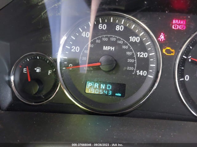 2006 JEEP COMMANDER VIN: 1J8HH48KX6C221971