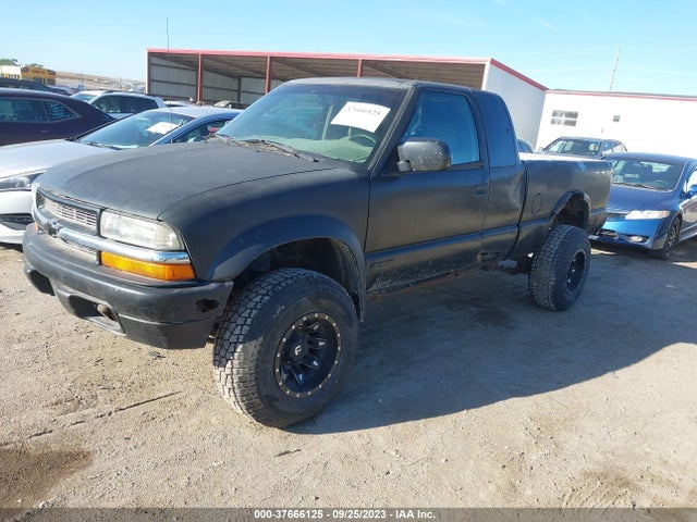 2003 CHEVROLET S-10 LS VIN: 1GCDT19X238115543