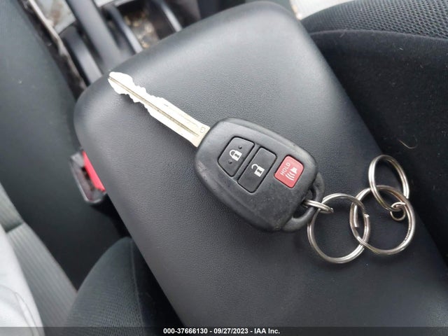 Toyota Prius C One/three/two/four 2014 JTDKDTB3XE1570336 Image 11