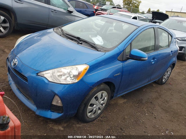 Toyota Prius C One/three/two/four 2014 JTDKDTB3XE1570336 Image 2