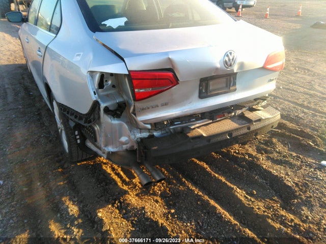 3VWD07AJ3FM227106 Volkswagen Jetta Sedan 1.8t Se