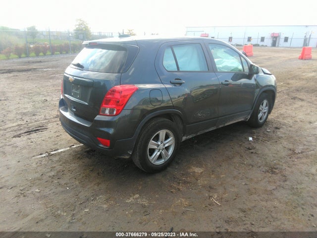 Chevrolet TRAX LS 2019 3GNCJKSBXKL380840 Image 4