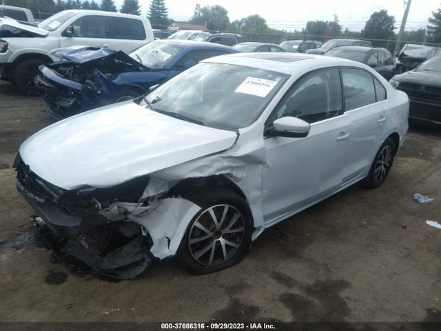 3VWDB7AJ8JM255471 Volkswagen Jetta 1.4t Se/1.4t Wolfsburg Edition