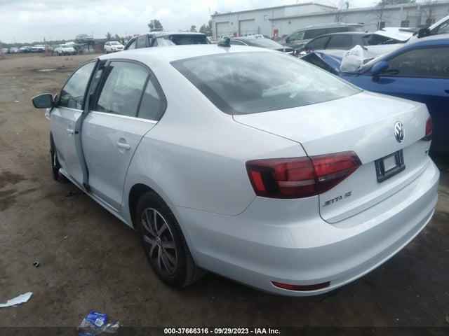 3VWDB7AJ8JM255471 Volkswagen Jetta 1.4t Se/1.4t Wolfsburg Edition