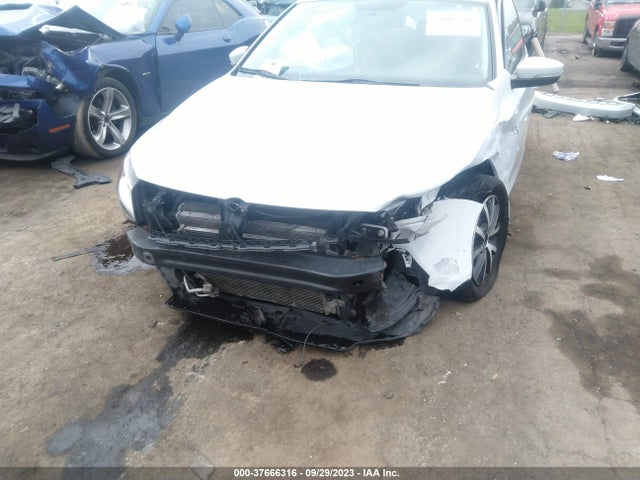 3VWDB7AJ8JM255471 Volkswagen Jetta 1.4t Se/1.4t Wolfsburg Edition