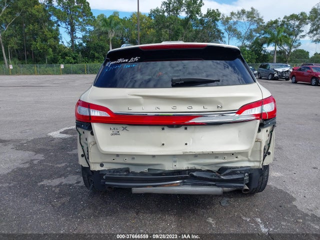2LMTJ6JR7GBL39812 Lincoln Mkx Premiere
