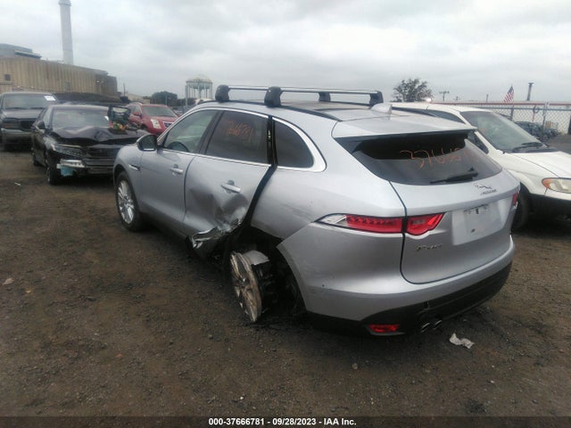 2017 JAGUAR F-PACE SADCK2BN4HA088010 Photo 2