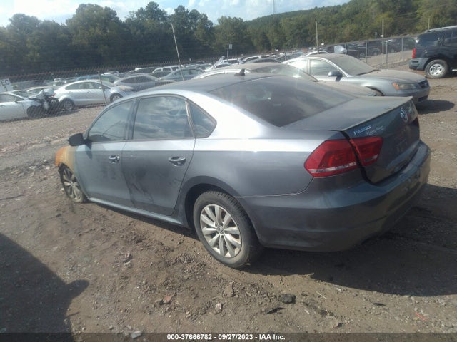 1VWAT7A33EC099610 Volkswagen Passat Wolfsburg Ed