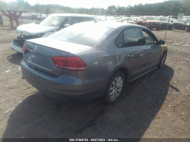 1VWAT7A33EC099610 Volkswagen Passat Wolfsburg Ed