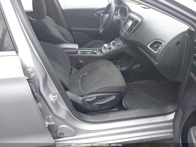 Chrysler 200 Limited 2016 1C3CCCAB6GN177871 Image 5