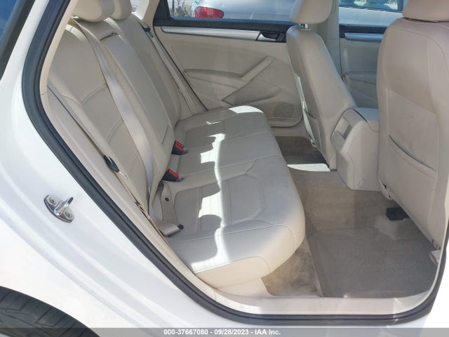 1VWAT7A31FC076120 Volkswagen Passat 1.8t Limited Edition
