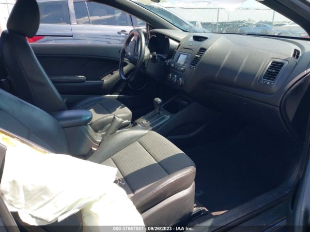 KNAFZ6A30E5248090 KIA Forte Koup Sx