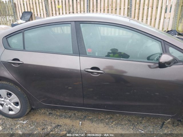 3KPFK4A70HE140639 KIA FORTE LX