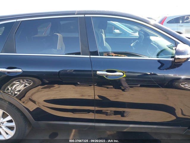 2019 KIA SORENTO L VIN: 5XYPG4A31KG579135