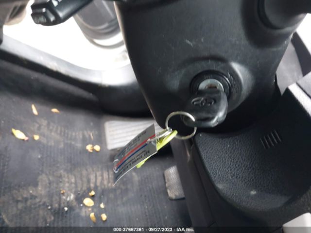 5YFBURHE4FP278402 Toyota COROLLA LE