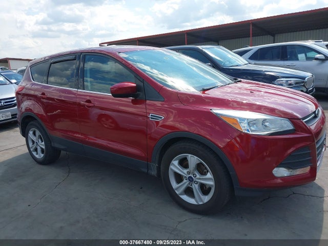 37667480 :رقم المزاد ، 1FMCU0G7XGUB46960 vin ، 2016 Ford Escape Se مزاد بيع