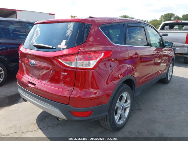 37667480 :رقم المزاد ، 1FMCU0G7XGUB46960 vin ، 2016 Ford Escape Se مزاد بيع