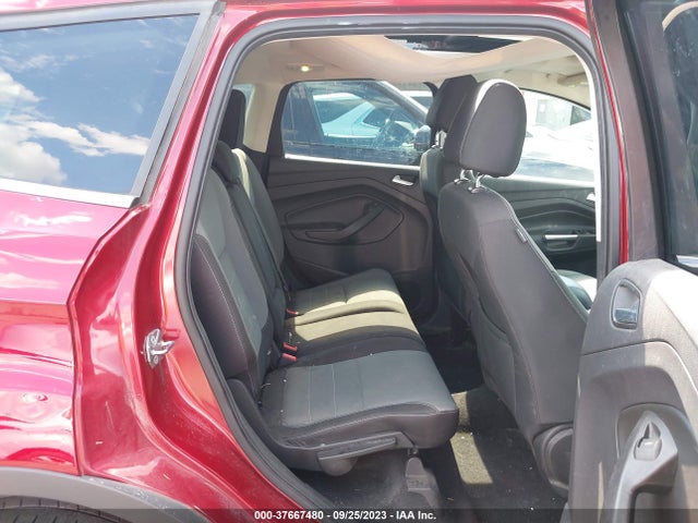 37667480 :رقم المزاد ، 1FMCU0G7XGUB46960 vin ، 2016 Ford Escape Se مزاد بيع