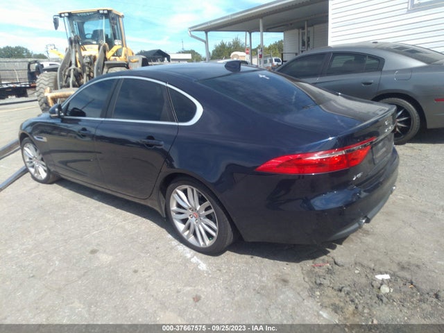 2016 JAGUAR XF SAJBE4BVXGCY10482 Photo 2