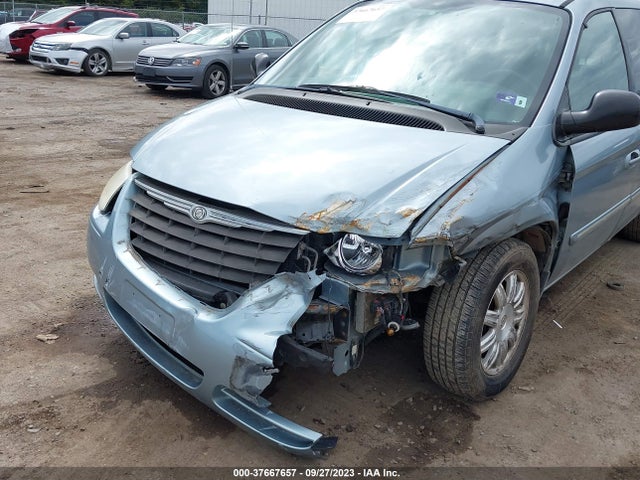 2005 CHRYSLER TOWN & COUNTRY TOURING VIN: 2C8GP54L35R136632