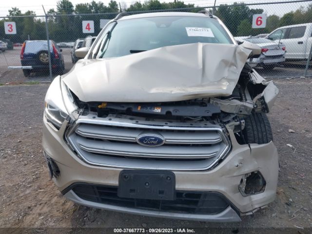 1FMCU9HD6JUA98583 Ford ESCAPE SEL