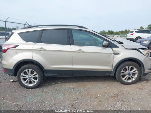 1FMCU9HD6JUA98583 Ford ESCAPE SEL