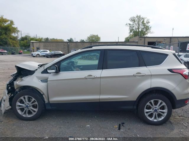 1FMCU9HD6JUA98583 Ford ESCAPE SEL