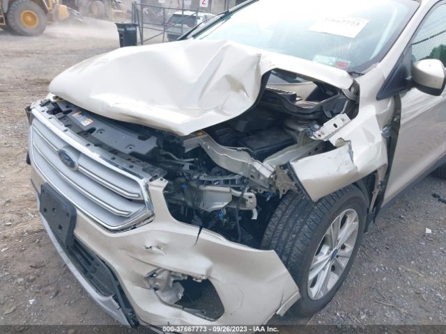 1FMCU9HD6JUA98583 Ford ESCAPE SEL