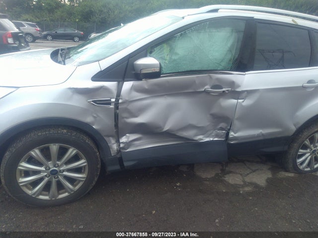 Ford Escape Titanium 2017 1FMCU9J9XHUE63055 Image 6