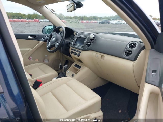 WVGAV7AX2GW600774 Volkswagen TIGUAN SE