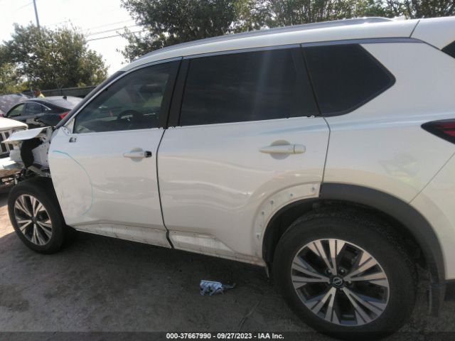 5N1BT3BA8NC717173 Nissan ROGUE SV