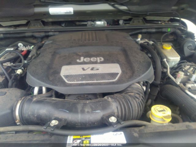 1C4BJWEG1FL675944 Jeep Wrangler Unlimited Sahara