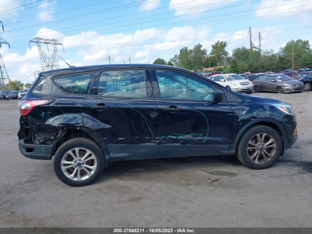1FMCU0F79HUF00440 Ford ESCAPE S