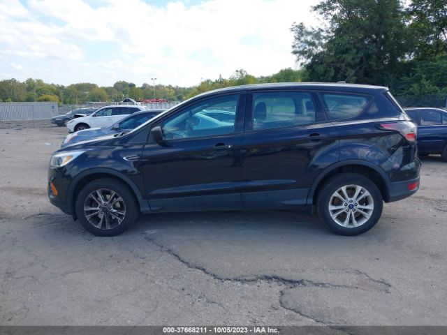 1FMCU0F79HUF00440 Ford ESCAPE S