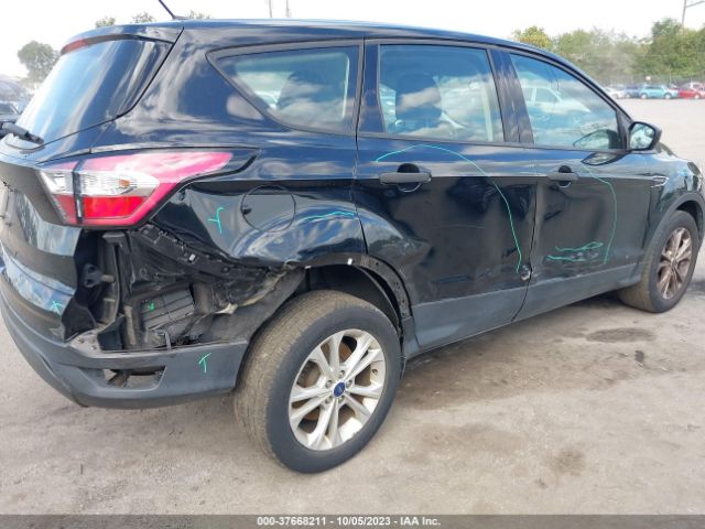 1FMCU0F79HUF00440 Ford ESCAPE S