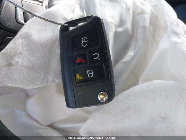 3VW217AUXHM067906 Volkswagen GOLF S