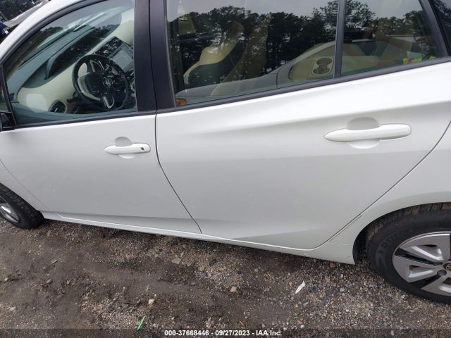 Toyota Prius Four 2016 JTDKARFU9G3511820 Image 14