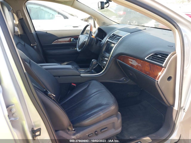 2011 LINCOLN MKX VIN: 2LMDJ8JK3BBJ22320