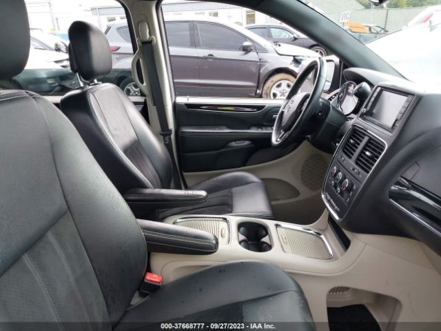 2C4RDGCG5HR858806 Dodge Grand Caravan Sxt